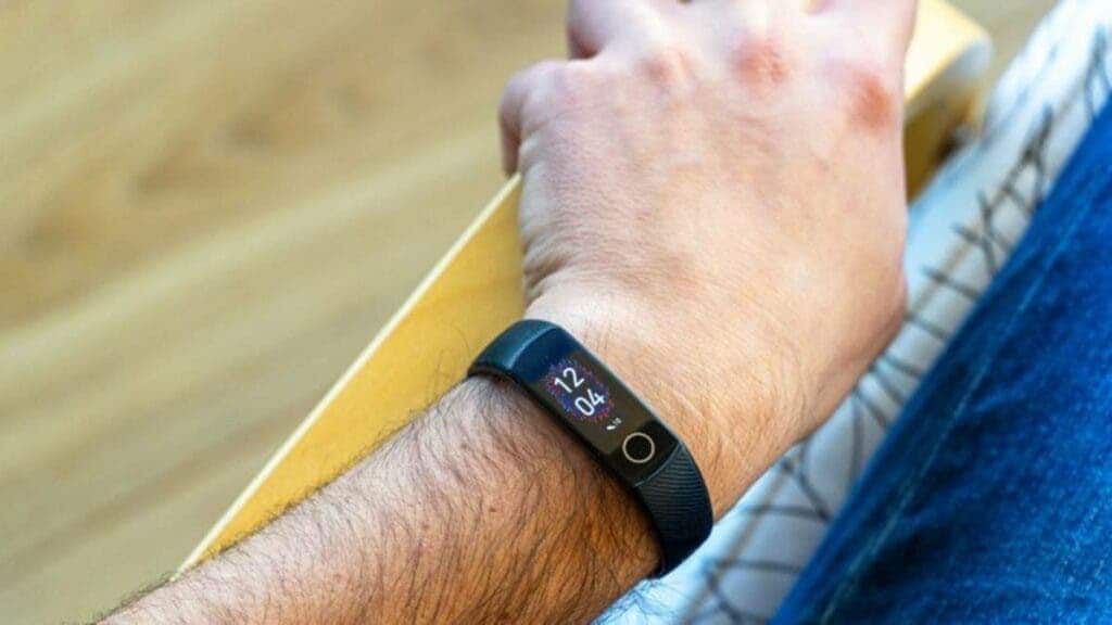 10 Fitness trackers in Singapore in 2022 - Honor Band 5