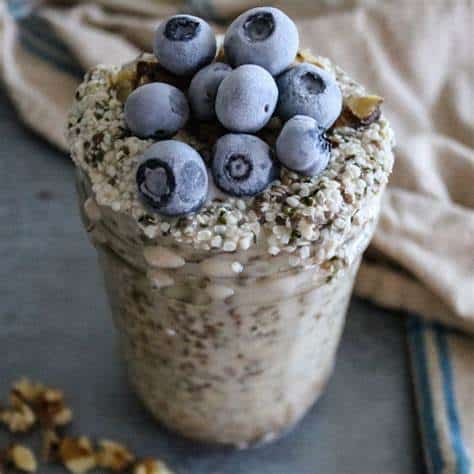 Keto hemp hearts snacks with berries