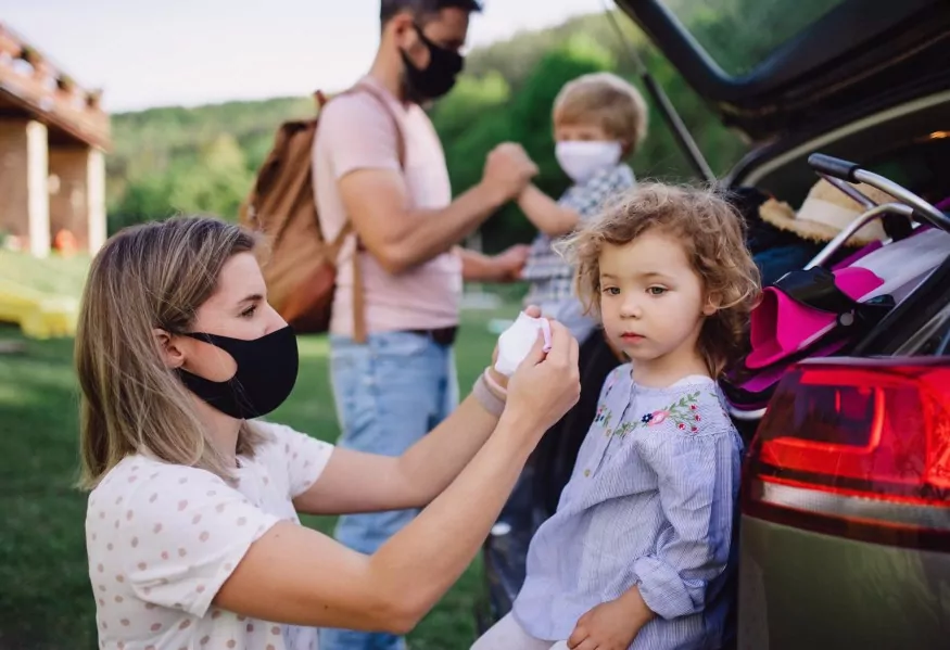 children play in household transmission of COVID-19