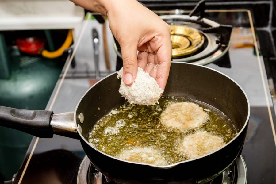 Kitchen Hacks |  Cooking Tips: How to fry food to get the perfect crispy crunch dgtl