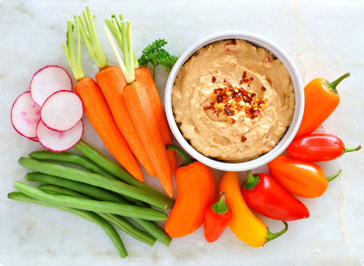 hummus red bell pepper carrot radish green beans