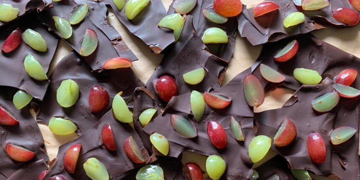 Chocolate Grape Bark (Joy Bauer)