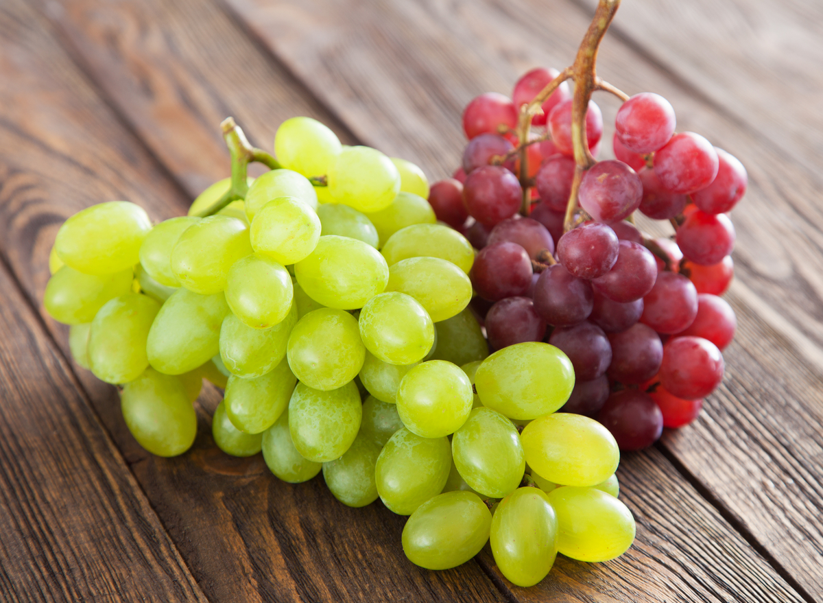 red and green grapes