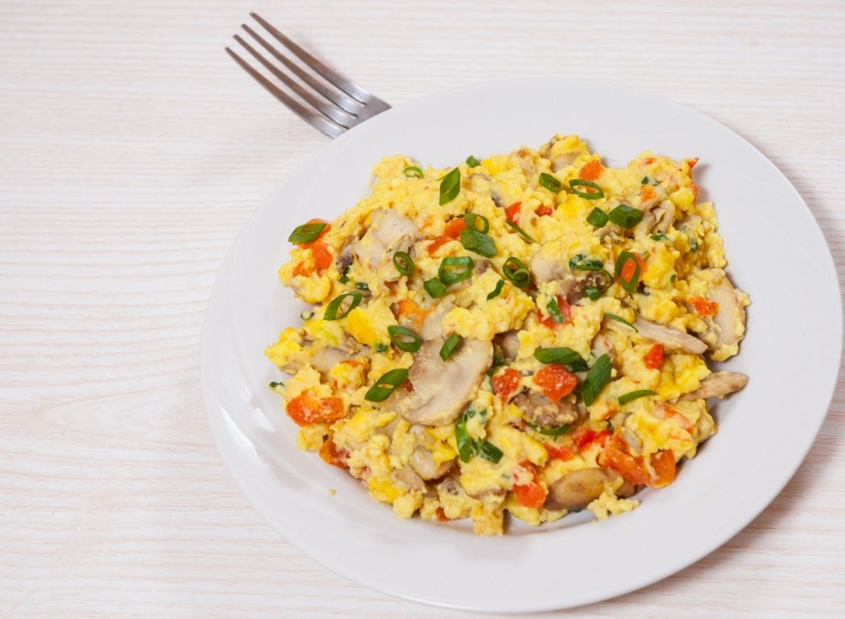 scrambled eggs with vegetables