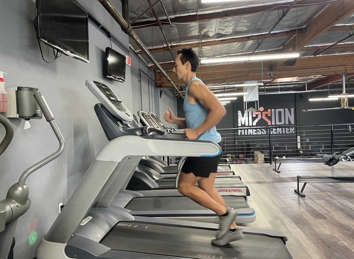 incline treadmill running