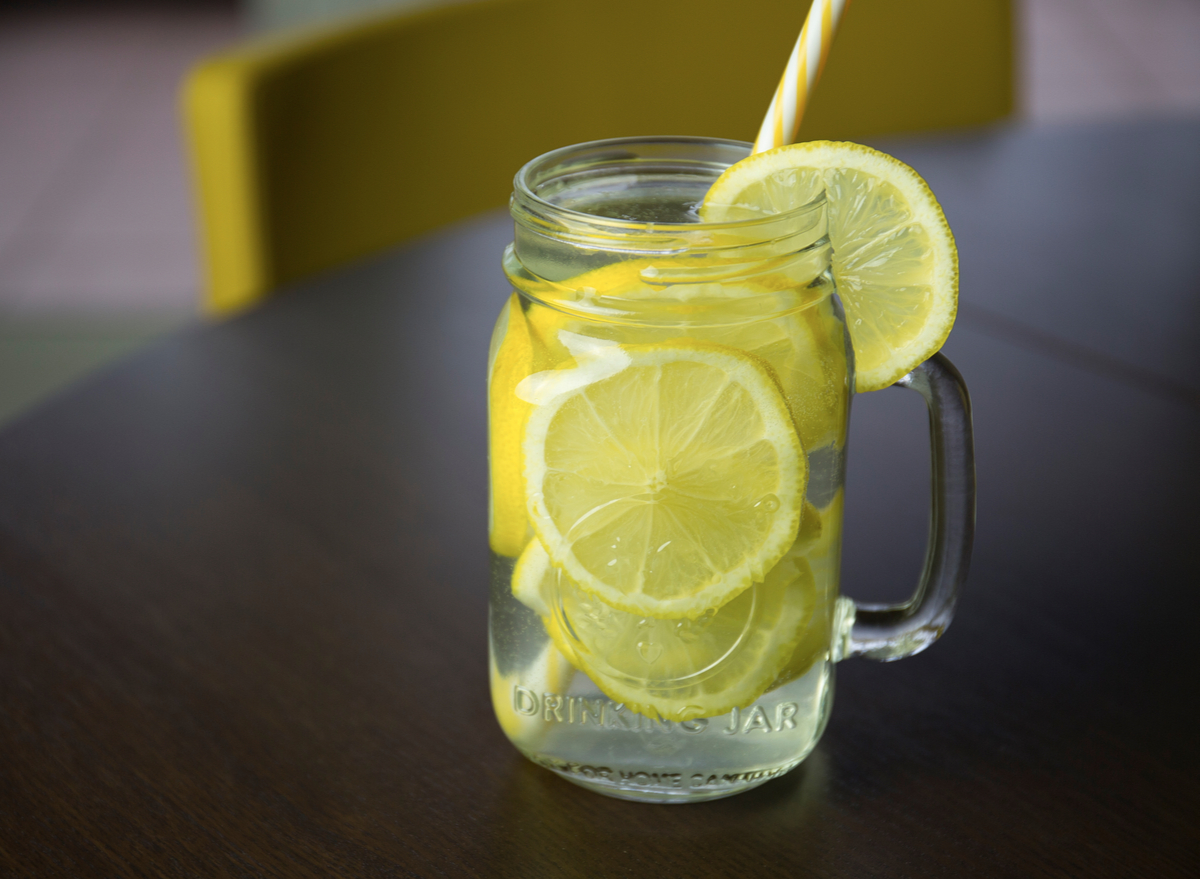 water with lemon